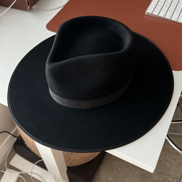 Lack of color black noir rancher hat! - Picture 4 of 6